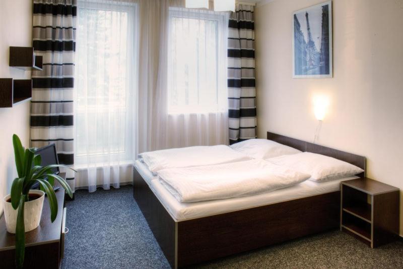 Hotel Sazavsky Ostrov Sazava  Exterior photo